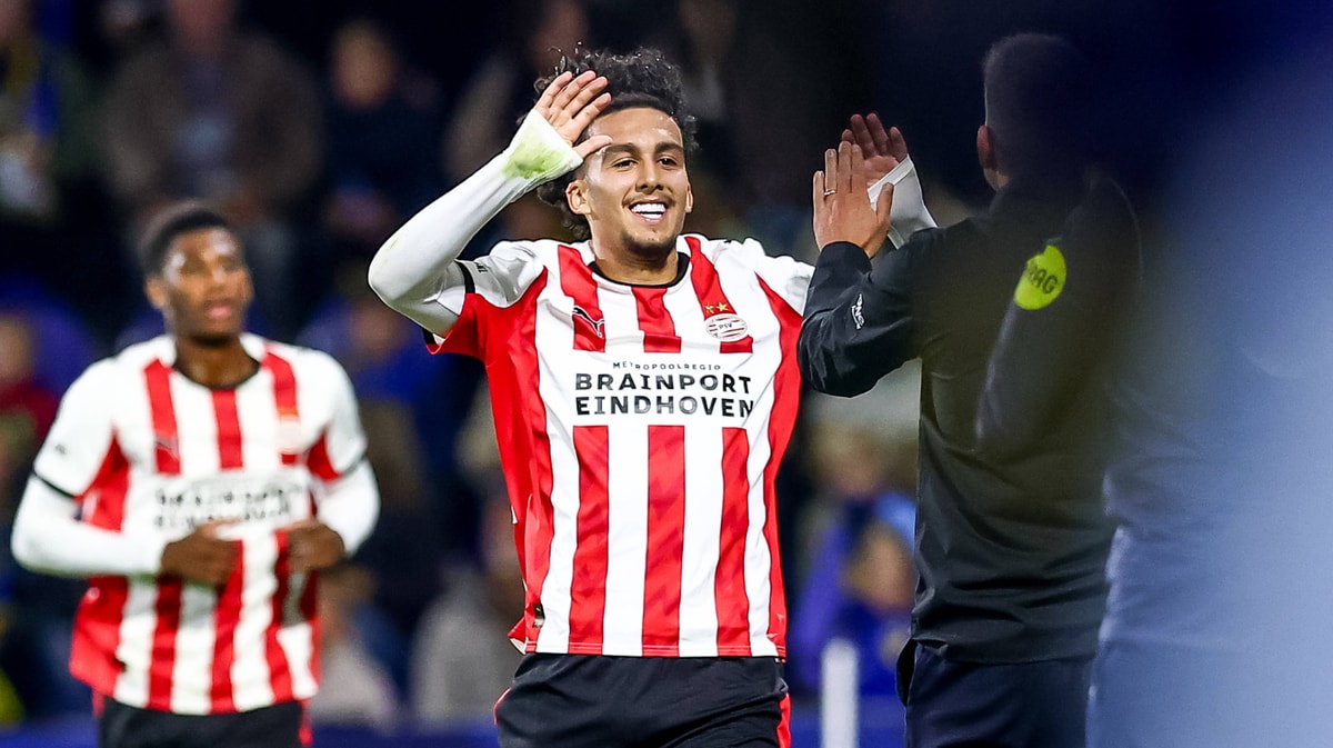 Sami Bouhoudane scoort voor PSV