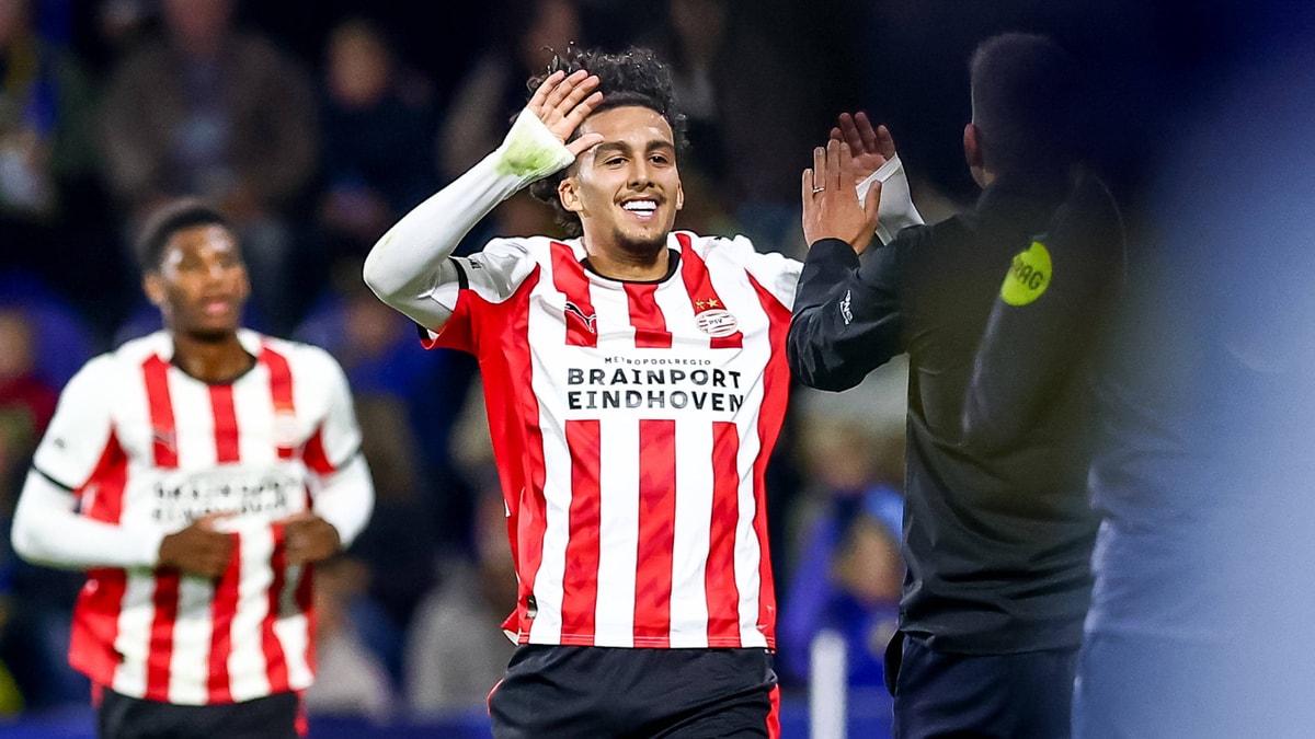 Sami Bouhoudane scoort voor PSV