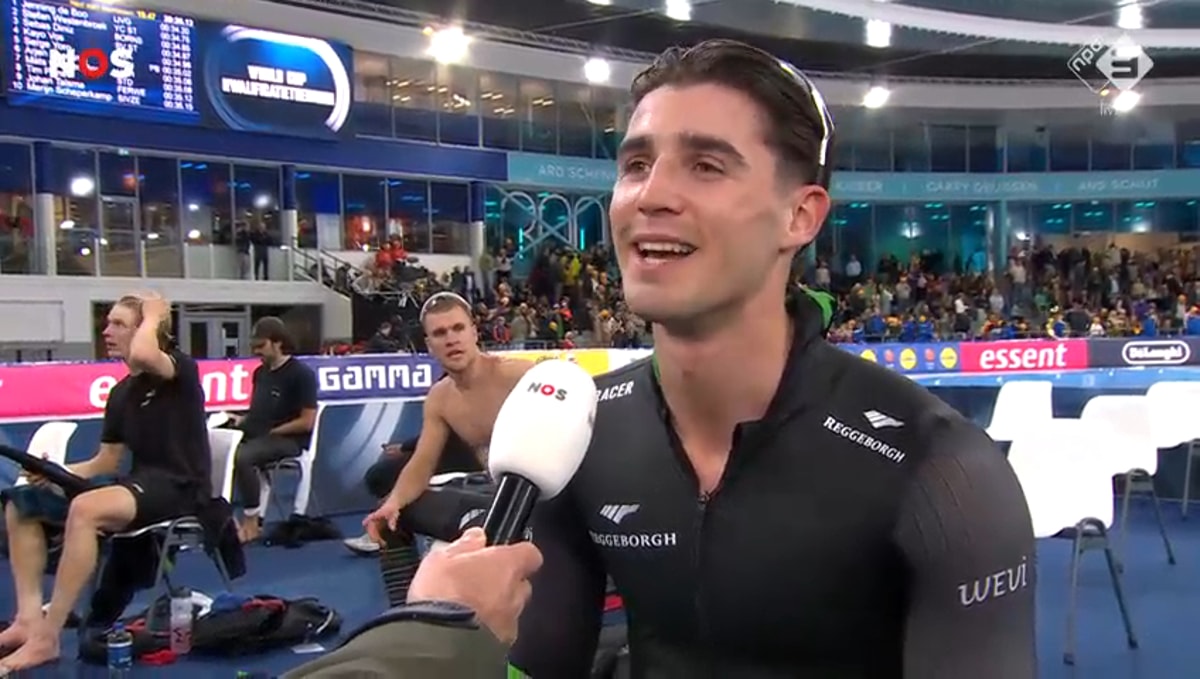 Jenning de Boo wint de eerste 500 meter op het WCKT en meldt zich daarna af.