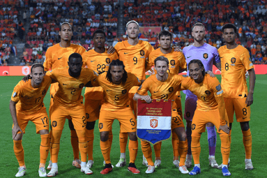 Het Nederlands elftal voorafgaand aan het duel met Griekenland