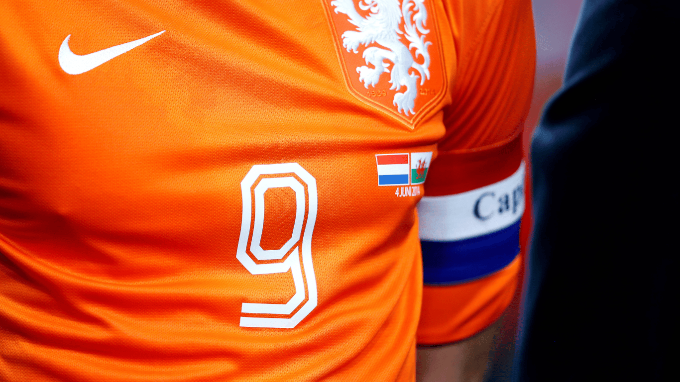 Wie is de jongste aanvoerder ooit van het Nederlands elftal?