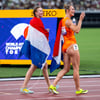 Femke Bol en Lieke Klaver op het WK in Tokio