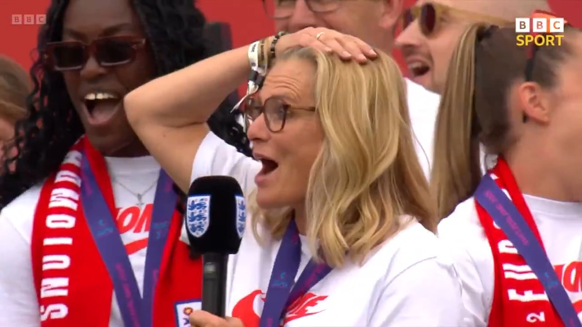 Grote verbazing bij Sarina Wiegman