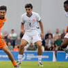 Emre Ünüvar in actie voor Oranje O18