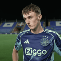 Youri Baas voor de camera van Ajax