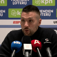 Francesco Farioli tijdens de persconferentie van Ajax
