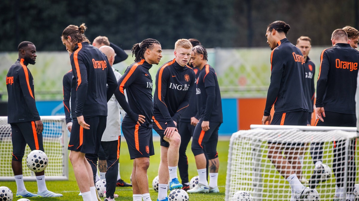 Het Nederlands elftal tijdens een training
