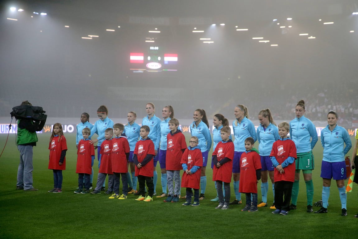 De Oranje Leeuwinnen speelden op 19 oktober 2017 hun eerste interland als regerend Europees kampioen.