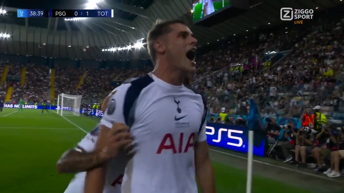 Micky van de Ven scoort voor Tottenham Hotspur