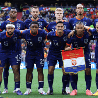 De opstelling van Oranje tegen Roemenië op het EK