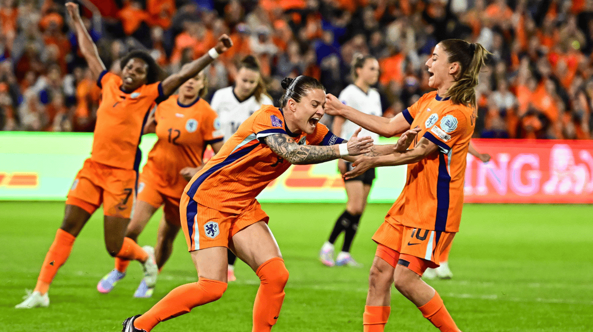 Sherida Spitse scoorde uit een strafschop voor Oranje