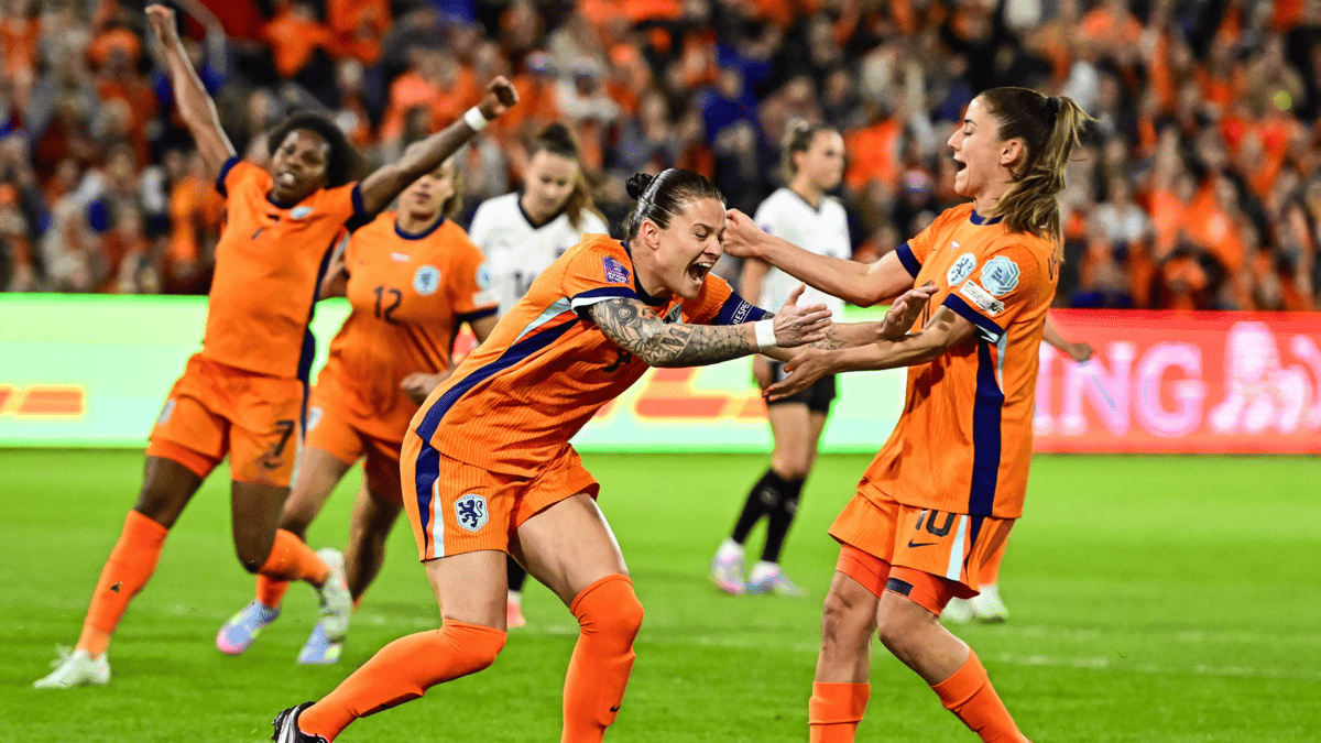 Sherida Spitse scoorde uit een strafschop voor Oranje