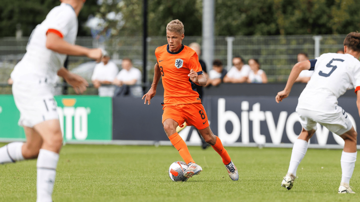 Sean Steur bij Oranje Onder-17