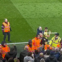 Micky van de Ven clasht met supporters