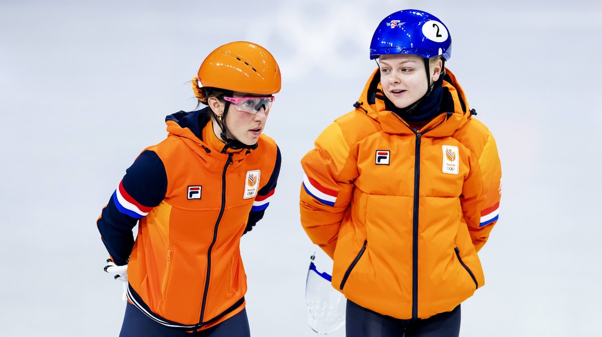 Suzanne Schulting (links) met Xandra Velzeboer