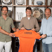 Kevin Compier (midden) is de nieuwe bondscoach van Oranje O16