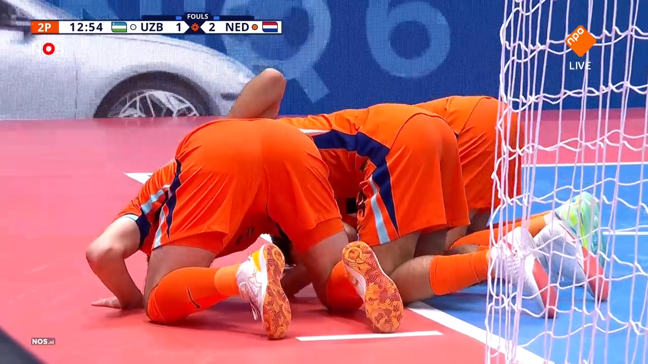 Nederland speelt met 3-3 gelijk tegen Oezbekistan op het WK futsal