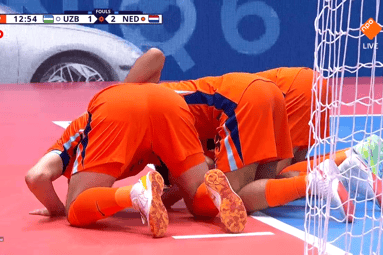 Nederland speelt met 3-3 gelijk tegen Oezbekistan op het WK futsal