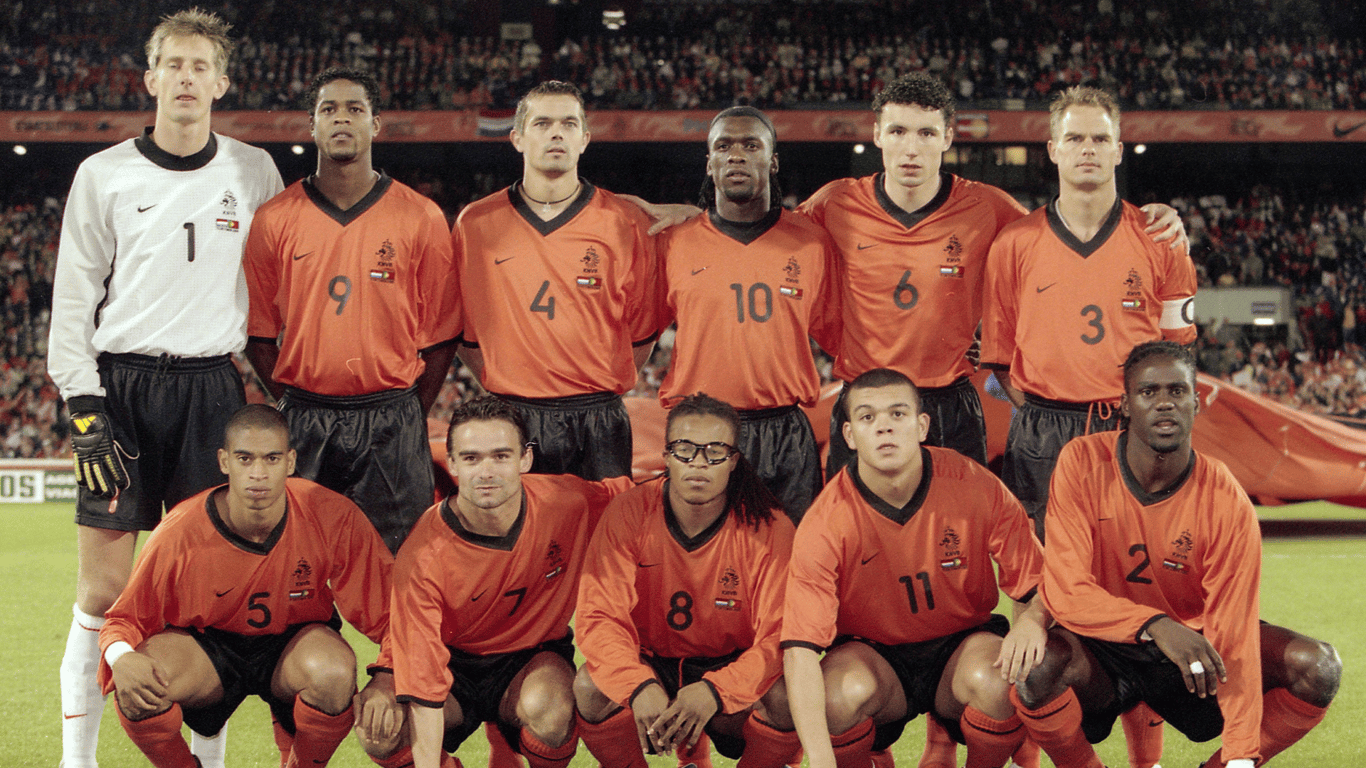 De opstelling van Oranje in het WK-kwalificatieduel met Portugal (11 oktober 2000)