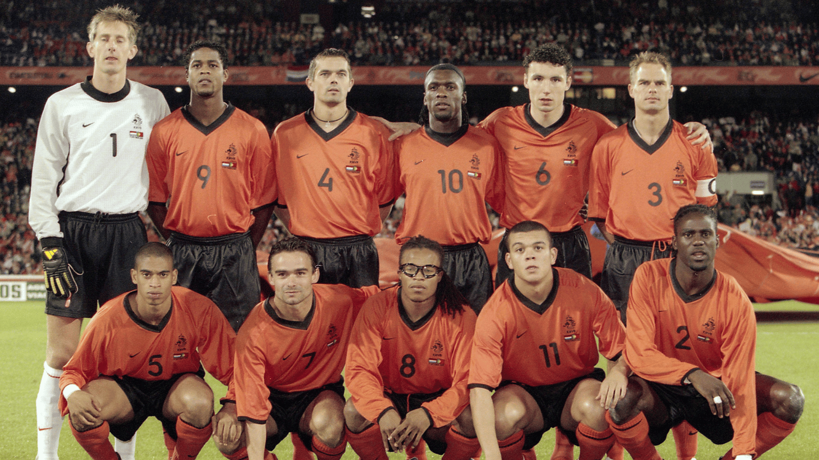 De opstelling van Oranje in het WK-kwalificatieduel met Portugal (11 oktober 2000)