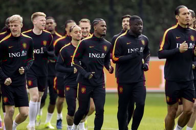 Het Nederlands elftal tijdens de training
