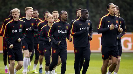 Het Nederlands elftal tijdens de training