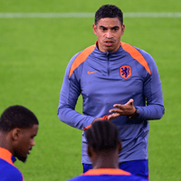 Michael Reiziger tijdens de training van Jong Oranje