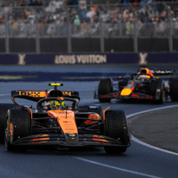 Max Verstappen in de achtervolging bij Lando Norris