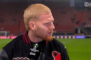 Mexx Meerdink voor de camera van Ziggo Sport