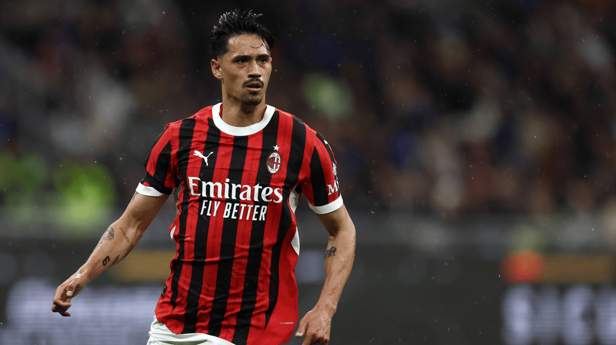 Tijjani Reijnders in het shirt van AC Milan