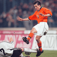 Marc van Hintum in actie het Nederlands elftal