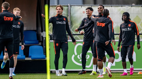 Het Nederlands elftal tijdens een training