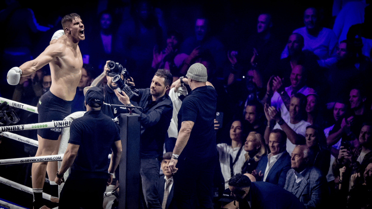 Rico Verhoeven schreeuwt het uit na zijn overwinning