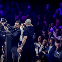 Rico Verhoeven schreeuwt het uit na zijn overwinning