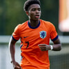 Jerayno Schaken in het shirt van Nederland O17