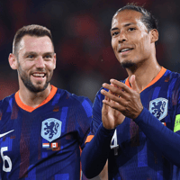 Stefan de Vrij en Virgil van Dijk na Nederland - Canada