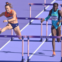 Nadine Visser in actie op de 100 meter horden