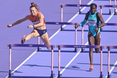 Nadine Visser in actie op de 100 meter horden