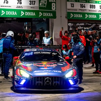 Max Verstappen leidt spectaculaire 24 uur van de Nürburgring