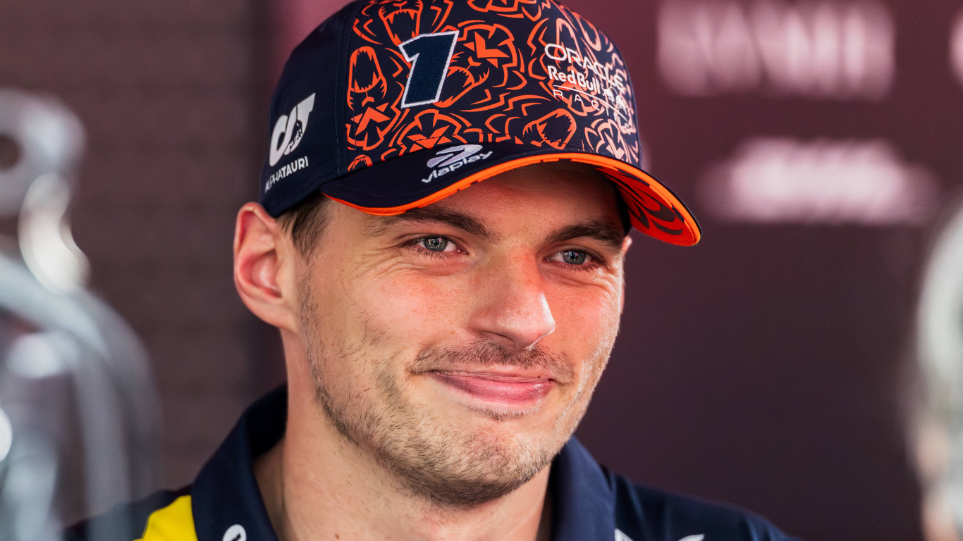 Max Verstappen schrijft F1-geschiedenis: 'We geven nooit op, ik ben heel trots'