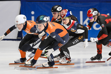 Michelle Velzeboer en Xandra Velzeboer tijdens de World Tour in Montreal