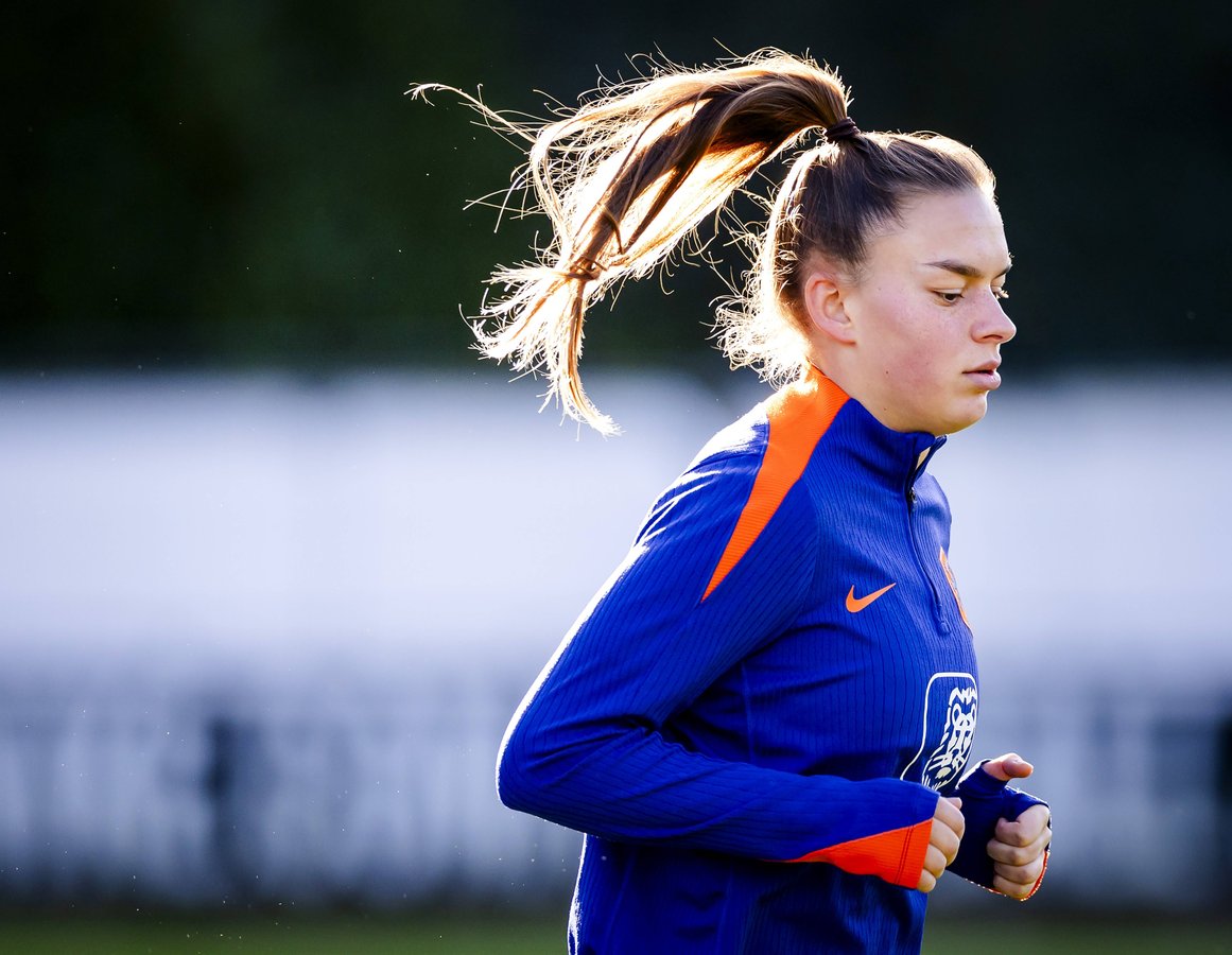 Kayleigh van Dooren bij de Oranje Leeuwinnen