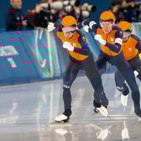 Stijn van de Bunt, Jorrit Bergsma en Chris Huizinga op de ploegenachtervolging