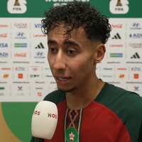 Anass Salah-Eddine voor de camera van de NOS