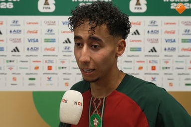 Anass Salah-Eddine voor de camera van de NOS