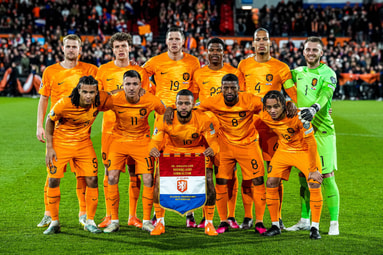 De opstelling van het Nederlands elftal in het EK-kwalificatieduel met Gibraltar