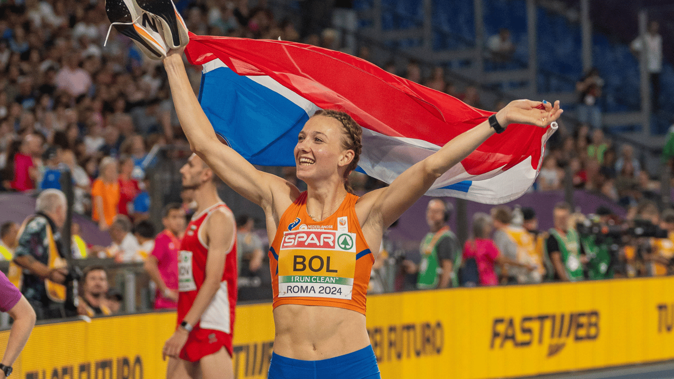 Femke Bol heeft dinsdag zoals verwacht haar Europese titel op de 400 meter horden geprolongeerd.