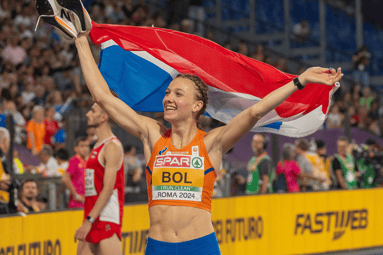 Femke Bol heeft dinsdag zoals verwacht haar Europese titel op de 400 meter horden geprolongeerd.