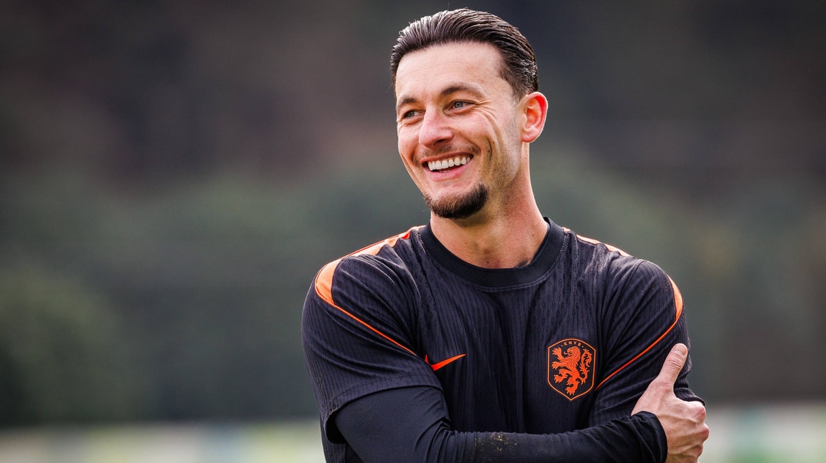 Justin Bijlow op de training van het Nederlands elftal