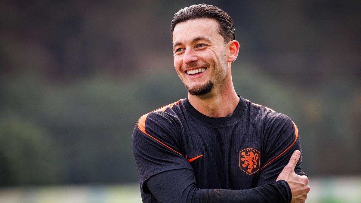 Justin Bijlow op de training van het Nederlands elftal